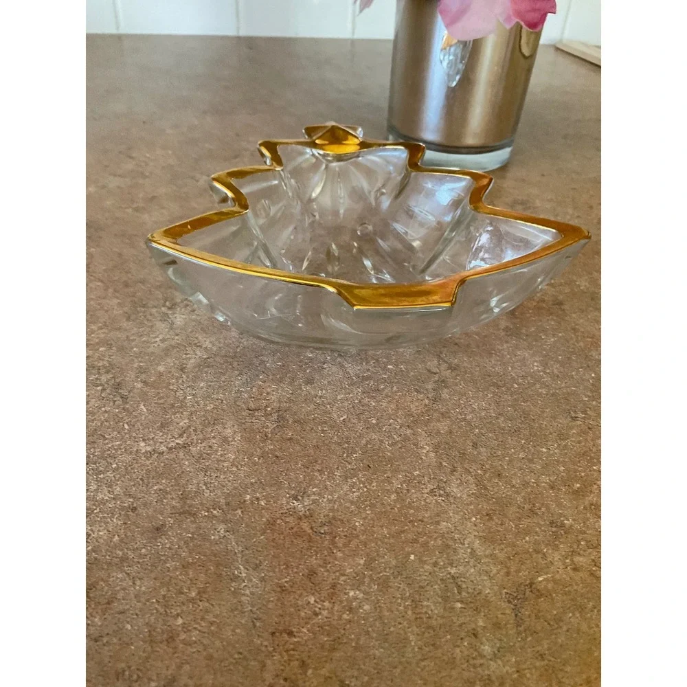 N/A holiday glass